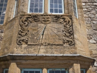 Sundial-close-up-751x500